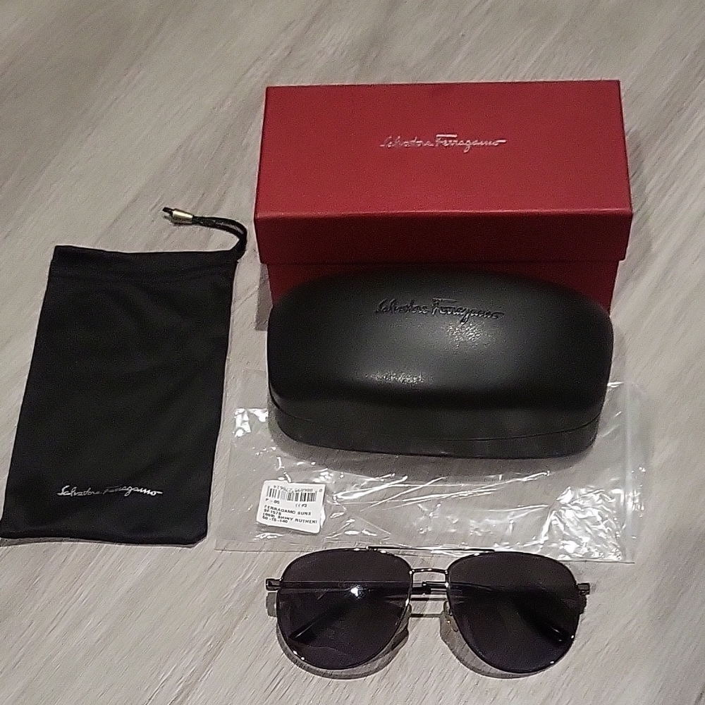Salvatore Ferragamo Black Aviator Sunglasses Model SF157S New In Box